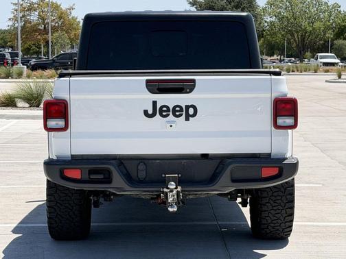 Bright White Clearcoat 2022 Jeep Gladiator Sport