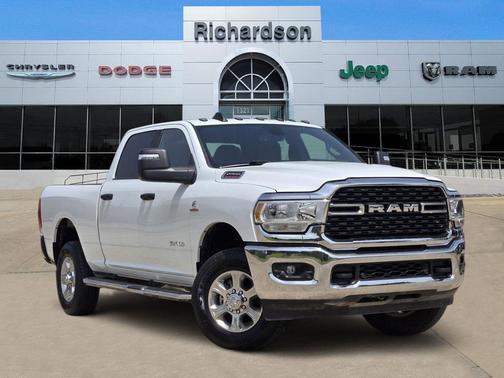 Bright White Clearcoat 2024 RAM 2500 Big Horn Crew Cab 4x4 6'4' Box