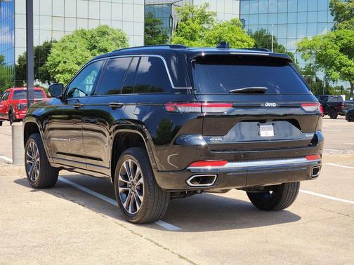2022 Jeep Grand Cherokee Overland