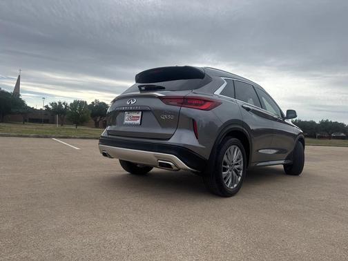 2023 INFINITI QX50 LUXE
