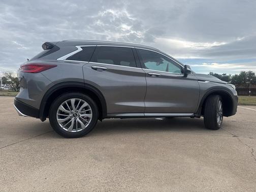 2023 INFINITI QX50 LUXE