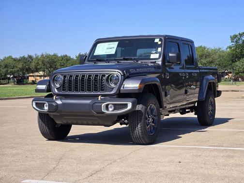 Granite Crystal Metallic Clearcoat 2026 Jeep Gladiator 85th Anniversary Edition