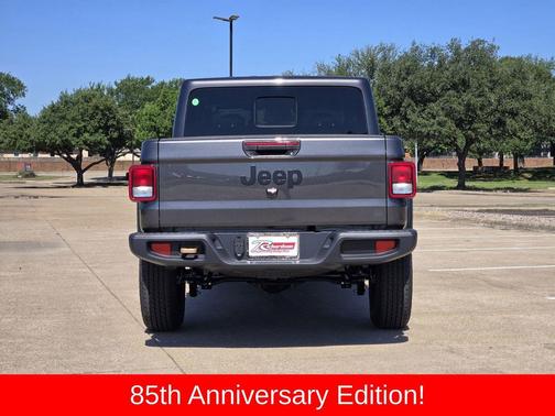 Granite Crystal Metallic Clearcoat 2026 Jeep Gladiator 85th Anniversary Edition