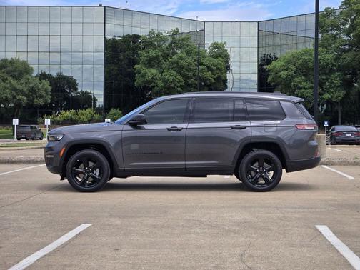 Baltic Gray Metallic Clearcoat 2025 Jeep Grand Cherokee L Limited
