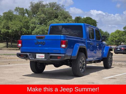 Hydro Blue Pearlcoat 2026 Jeep Gladiator Sahara 4x4