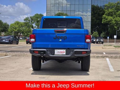 Hydro Blue Pearlcoat 2026 Jeep Gladiator Sahara 4x4