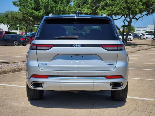 Silver Zynith 2022 Jeep Grand Cherokee 4xe Summit