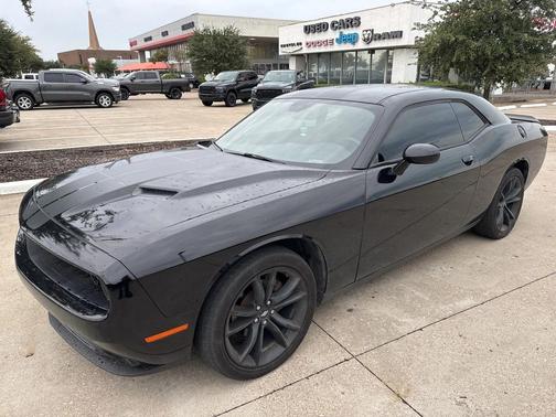 2017 Dodge Challenger SXT