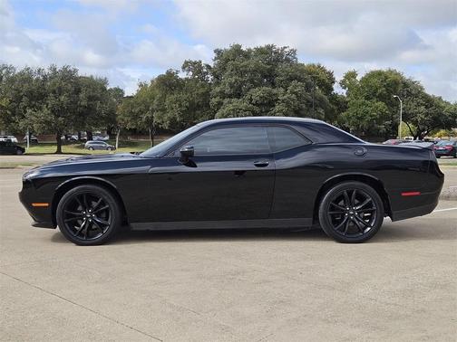 2017 Dodge Challenger SXT