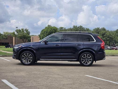 Magic Blue Metallic 2016 Volvo XC90 T6 Momentum