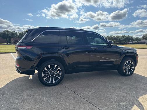 2023 Jeep Grand Cherokee Overland