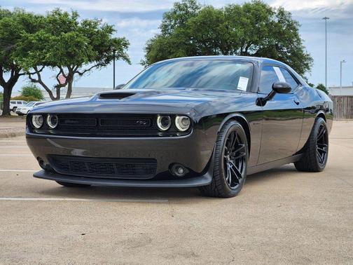 Pitch Black Clearcoat 2021 Dodge Challenger R/T