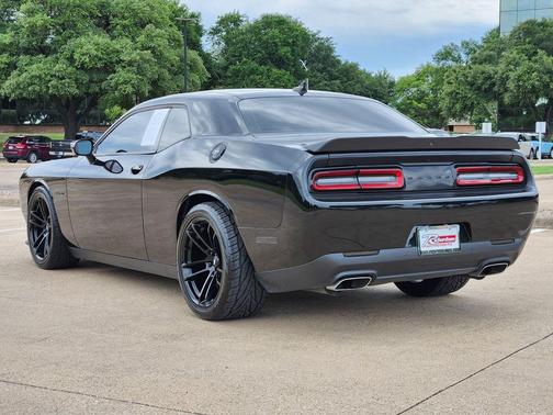 Pitch Black Clearcoat 2021 Dodge Challenger R/T