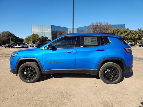 Hydro Blue Pearlcoat 2026 Jeep Compass Latitude