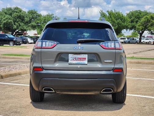 2022 Jeep Cherokee Latitude Lux