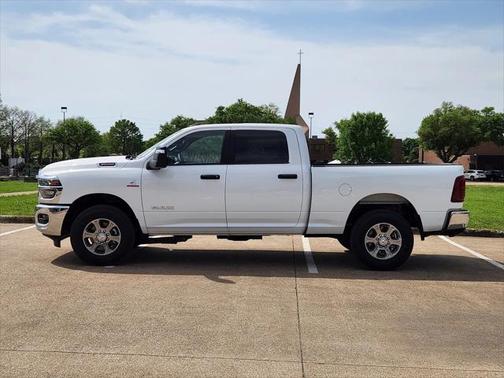2025 RAM 3500 Big Horn Crew Cab 4x2 6'4' Box