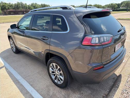 Granite Crystal Metallic Clearcoat 2019 Jeep Cherokee Latitude Plus