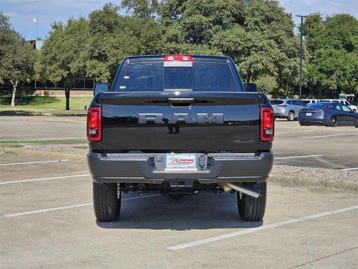 2026 RAM 2500 Tradesman Crew Cab 4x4 6'4' Box