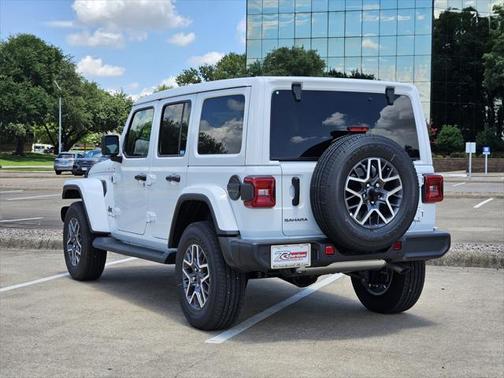 2025 Jeep Wrangler 4-Door Sahara 4x4