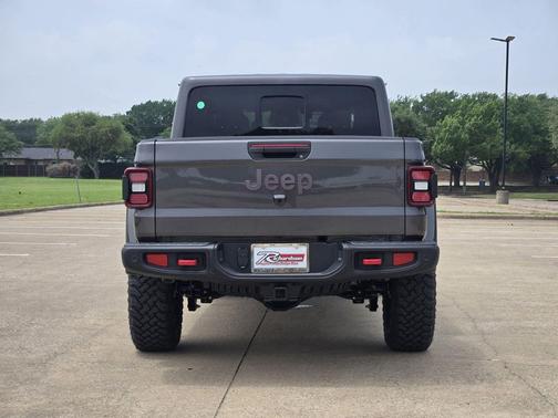 Granite Crystal Metallic Clearcoat 2026 Jeep Gladiator Rubicon