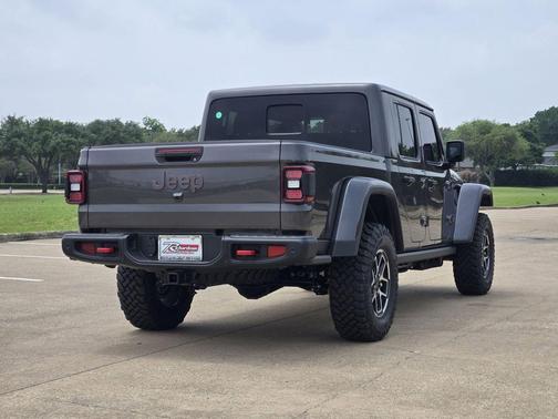 Granite Crystal Metallic Clearcoat 2026 Jeep Gladiator Rubicon