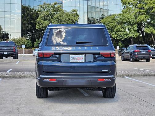2022 Jeep Wagoneer Series III 4x2