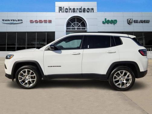 2024 Jeep Compass Latitude Lux