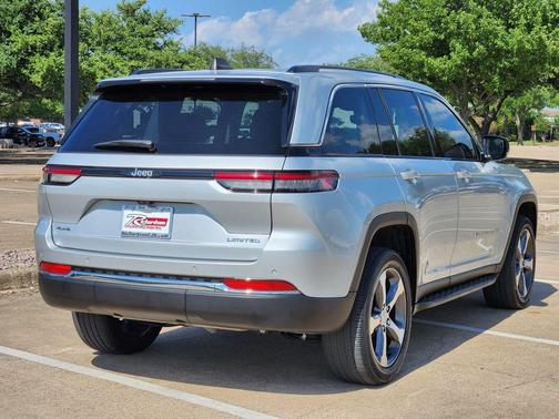Silver Zynith 2023 Jeep Grand Cherokee Limited