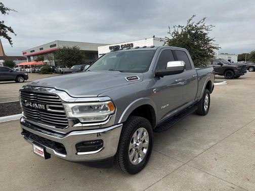 2019 RAM 2500 Laramie Crew Cab 4x4 6'4' Box