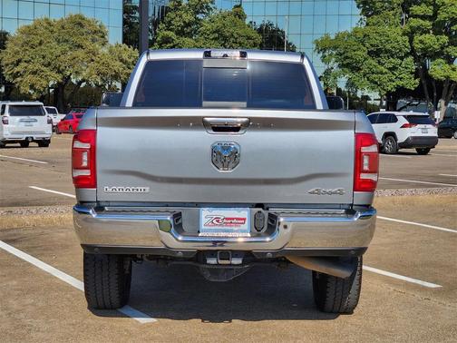 2019 RAM 2500 Laramie Crew Cab 4x4 6'4' Box