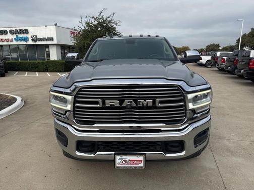 2019 RAM 2500 Laramie Crew Cab 4x4 6'4' Box