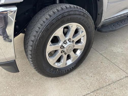 2019 RAM 2500 Laramie Crew Cab 4x4 6'4' Box