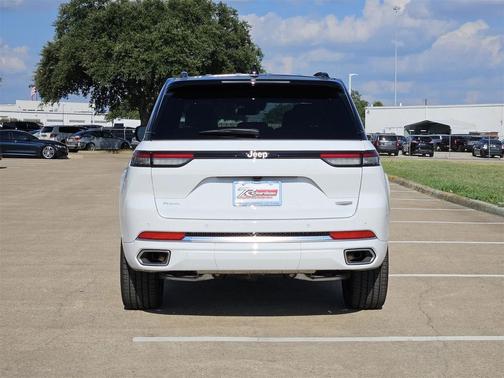 2025 Jeep Grand Cherokee Summit