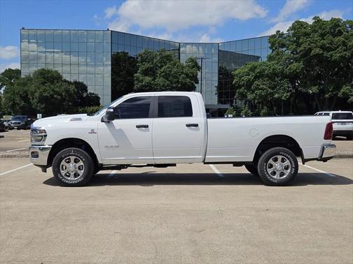 2025 RAM 2500 Big Horn Crew Cab 4x4 8' Box