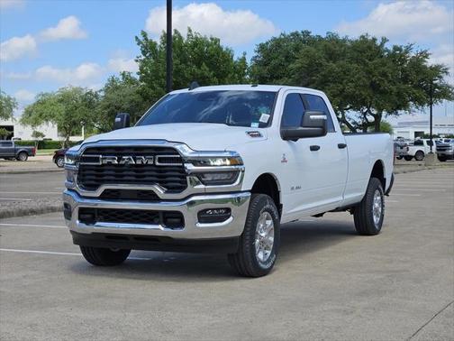 2025 RAM 2500 Big Horn Crew Cab 4x4 8' Box