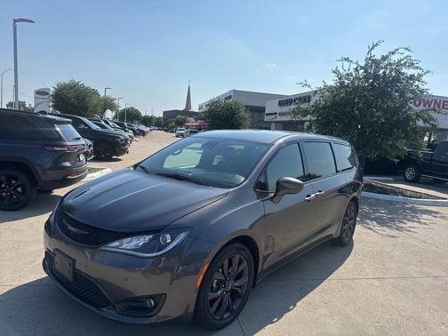 2019 Chrysler Pacifica Touring Plus