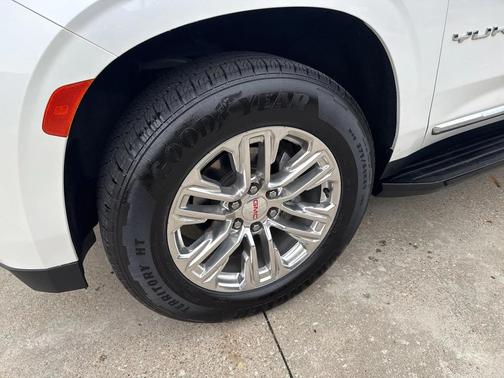 2022 GMC Yukon SLT
