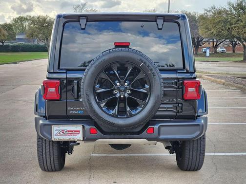 2025 Jeep Wrangler 4xe Sahara
