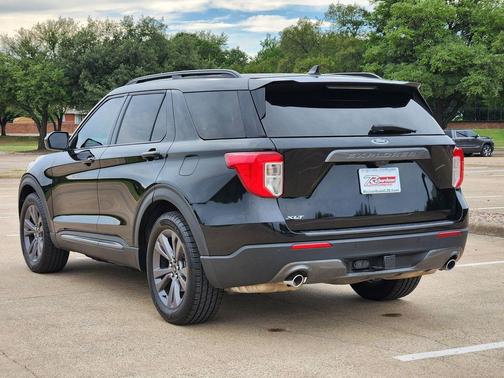 Agate Black Metallic 2024 Ford Explorer XLT