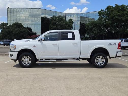 2022 RAM 2500 Laramie Crew Cab 4x4 6'4' Box