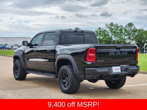 Diamond Black Crystal Pearlcoat 2026 RAM 1500 RHO Crew Cab 4x4 5'7' Box