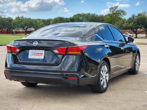 Super Black 2021 Nissan Altima S FWD
