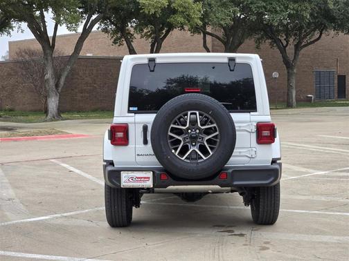 2026 Jeep Wrangler 4-Door Sahara 4x4