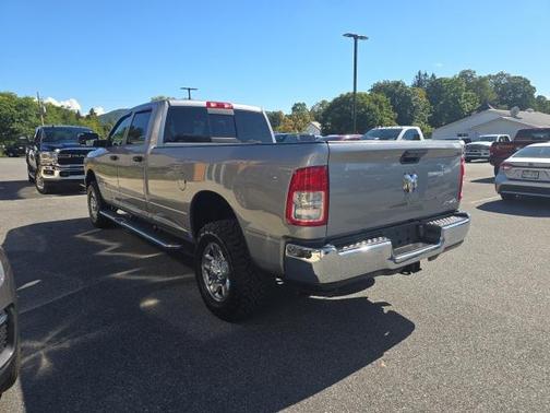 2022 RAM 2500 Tradesman Crew Cab 4x4 8' Box