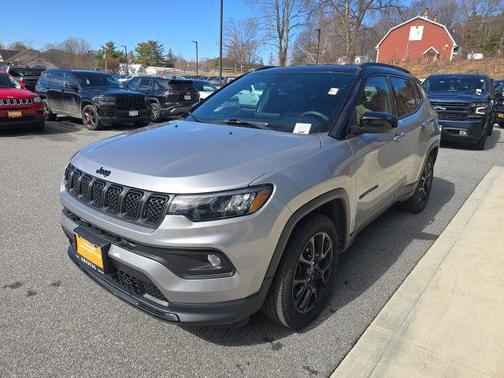 Billet Silver Metallic Clearcoat 2023 Jeep Compass Latitude