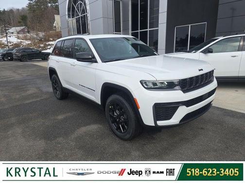 Bright White Clearcoat 2026 Jeep Grand Cherokee Altitude