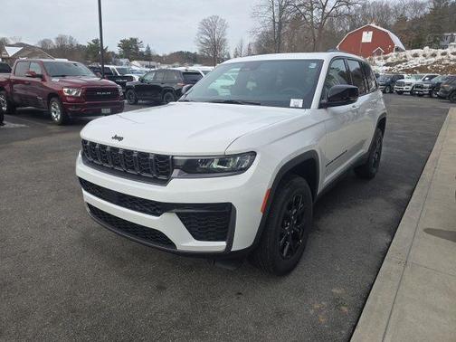 Bright White Clearcoat 2026 Jeep Grand Cherokee Altitude