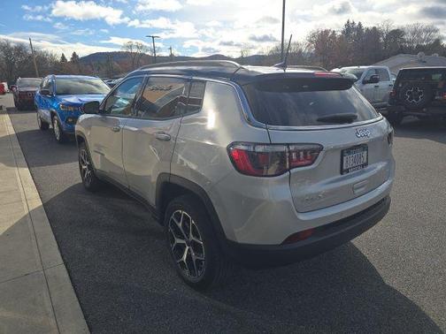 Silver Zynith Metallic Clearcoat 2026 Jeep Compass Limited