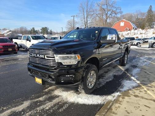 2023 RAM 2500 Laramie Crew Cab 4x4 6'4' Box