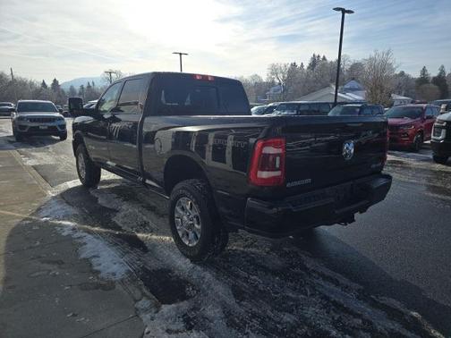 2023 RAM 2500 Laramie Crew Cab 4x4 6'4' Box